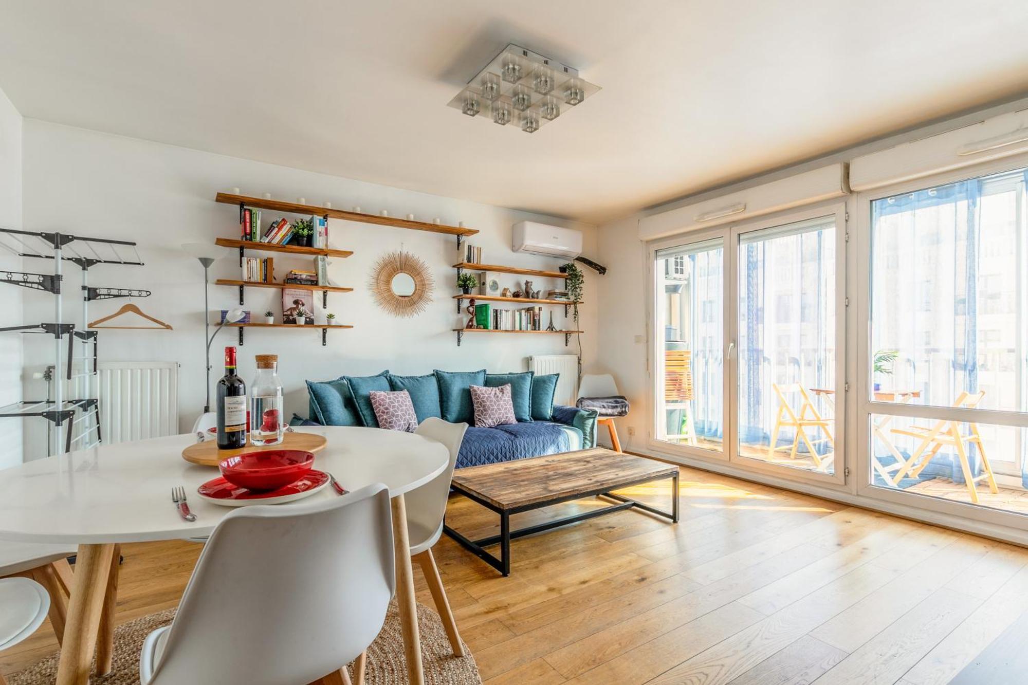 Transports, Parking, A/C & Equipped For Long Stays Saint-Ouen  Exterior photo