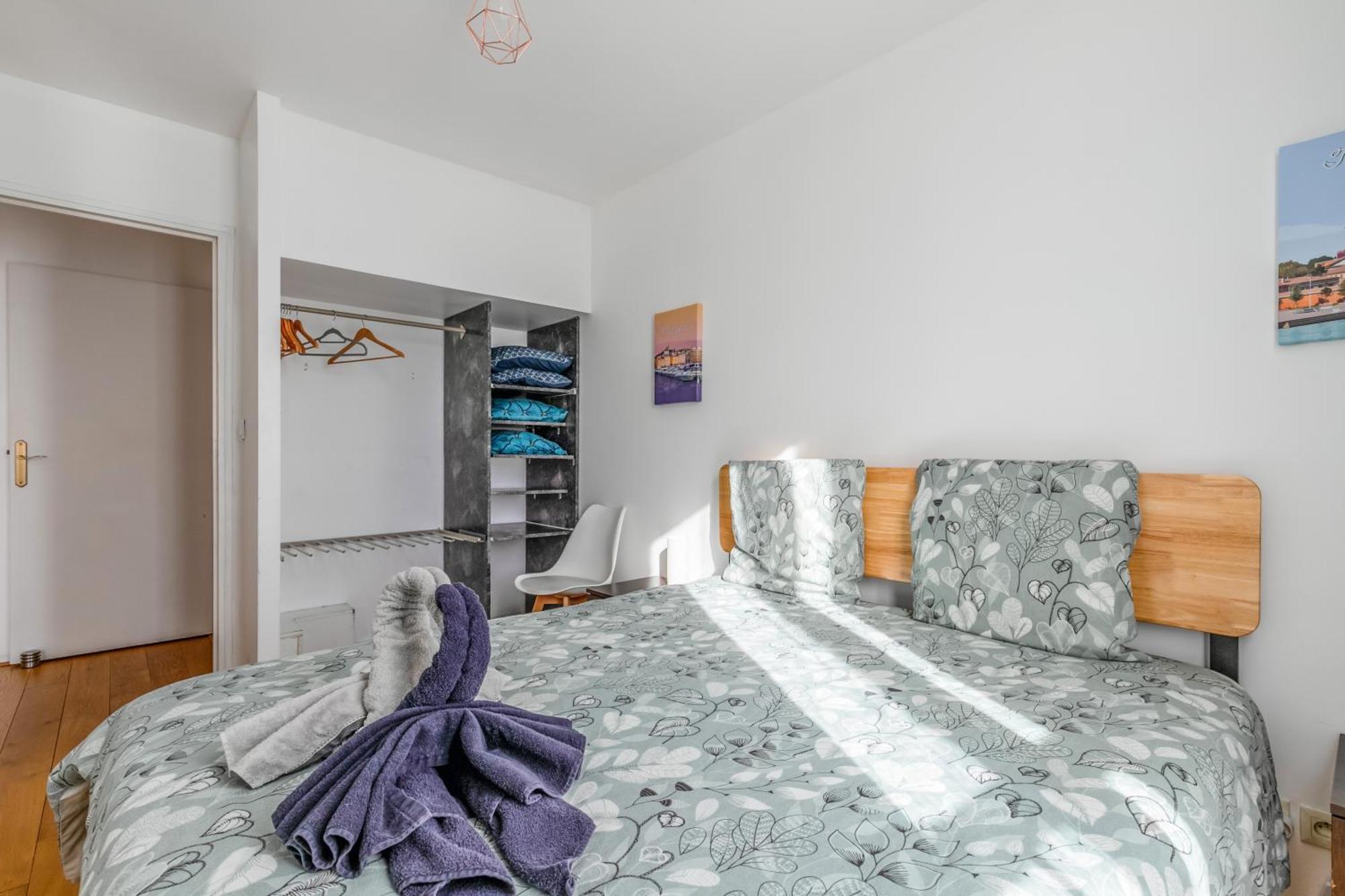 Transports, Parking, A/C & Equipped For Long Stays Saint-Ouen  Exterior photo